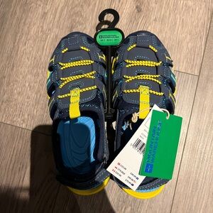 Sandals for boys- mountain warehouse size 13